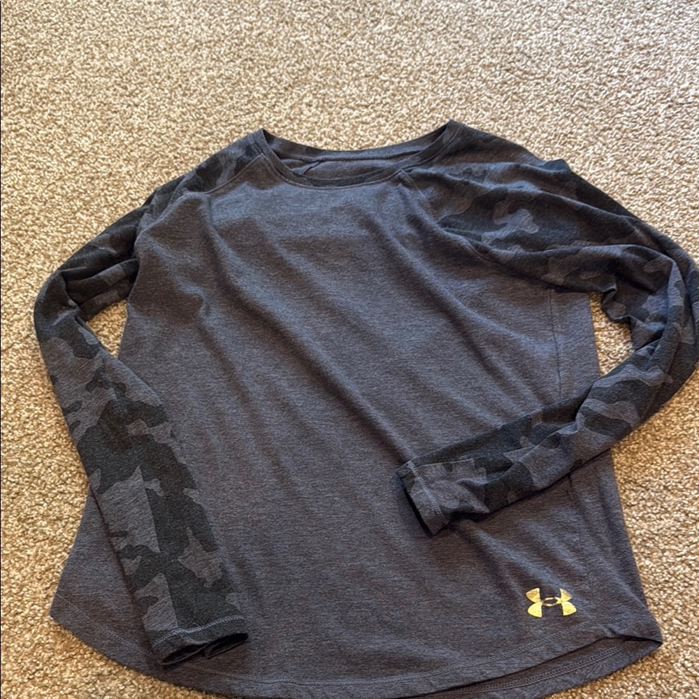 Under Armour Gray Long Sleeve Shirt